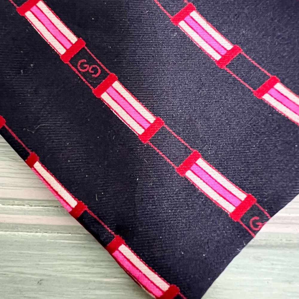 Vintage Gucci Silk Necktie - Picture 2 of 5